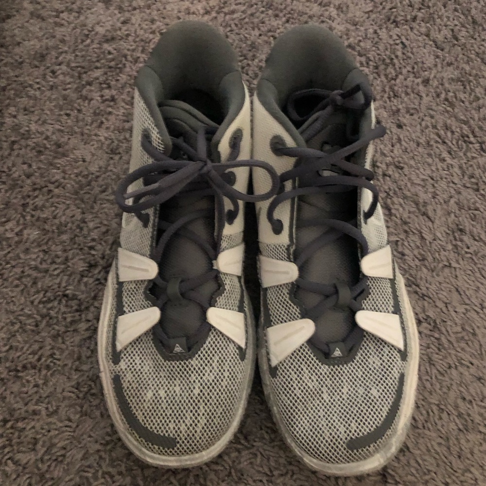 Kyrie 7 Size 8.5